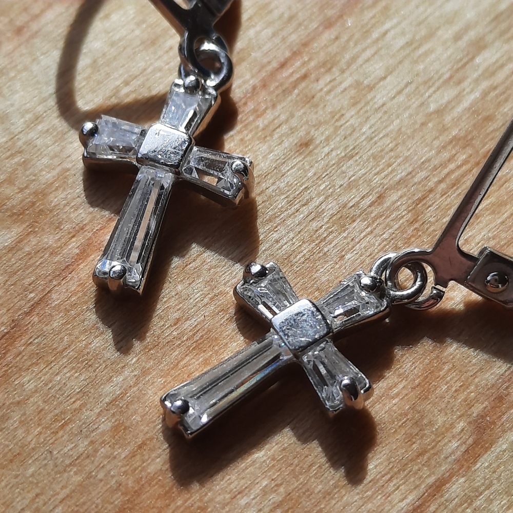 Pretty stirling silver cross earrings